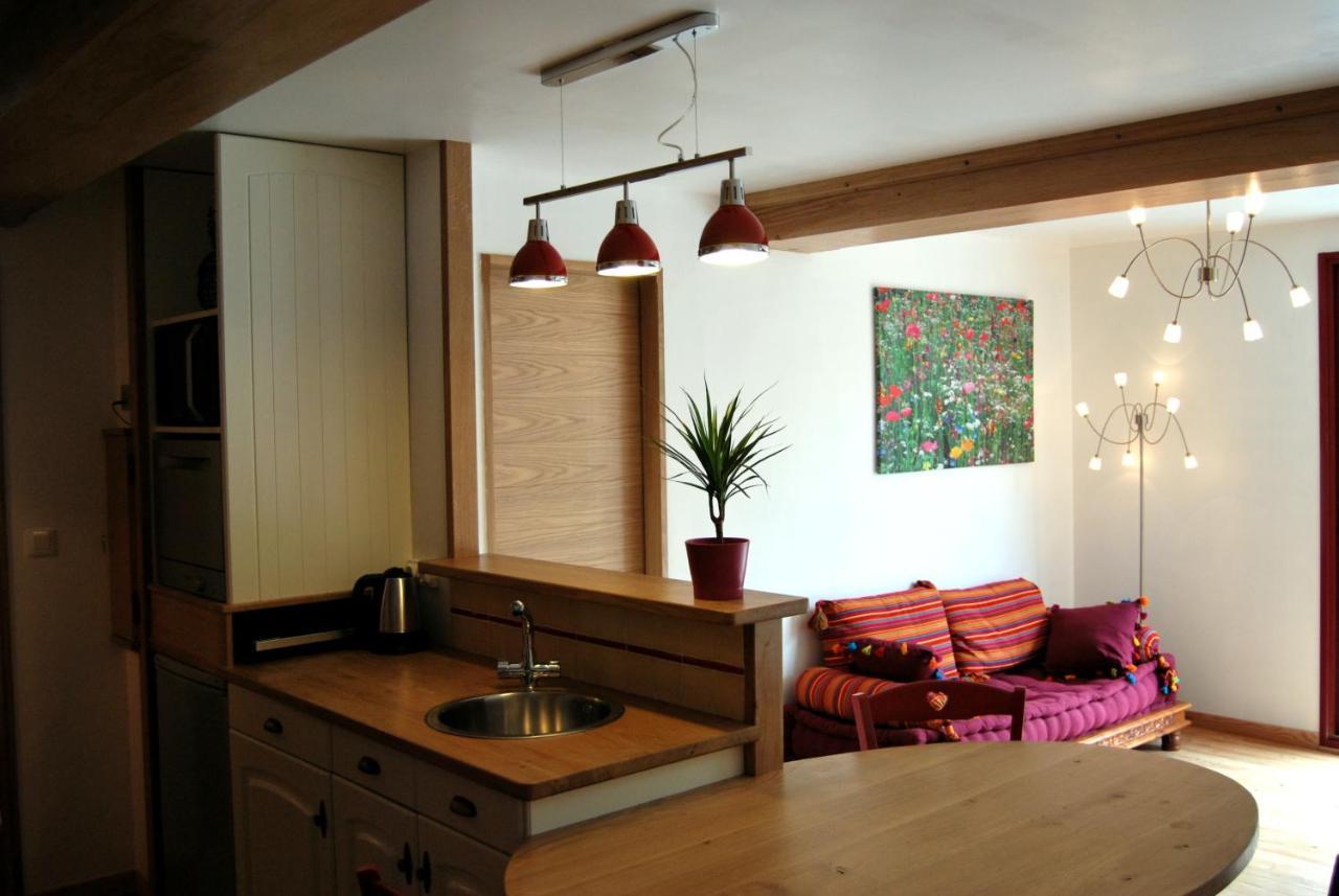 Le Clos Des Tilleuls: D-Day Suites with Private Spa Experiences La Vendelee Exterior photo