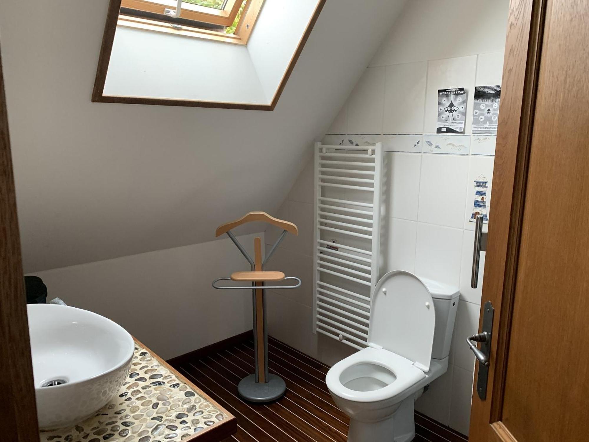 Le Clos Des Tilleuls: D-Day Suites with Private Spa Experiences La Vendelee Room photo