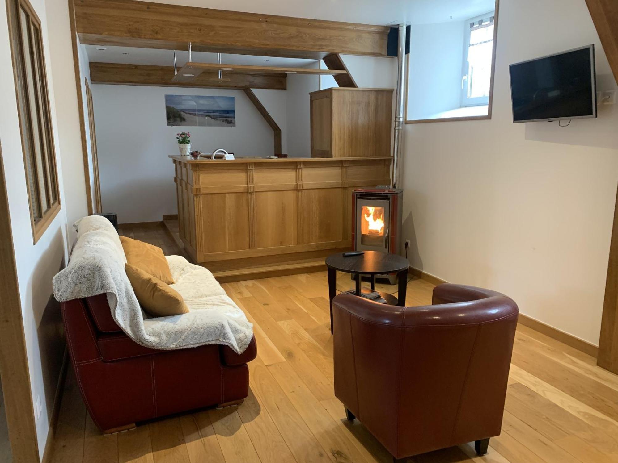 Le Clos Des Tilleuls: D-Day Suites with Private Spa Experiences La Vendelee Exterior photo